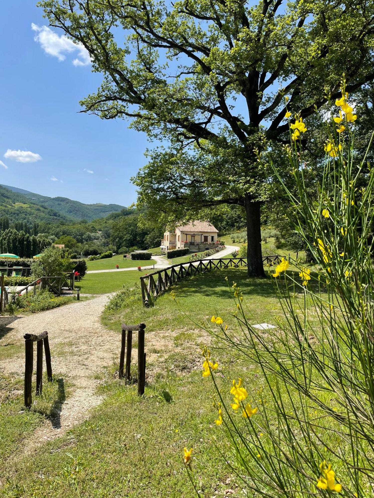 Cerqua Rosara Residence Valtopina Exterior foto